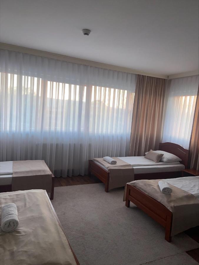 Hotel New Milenium Lukavac Exterior foto