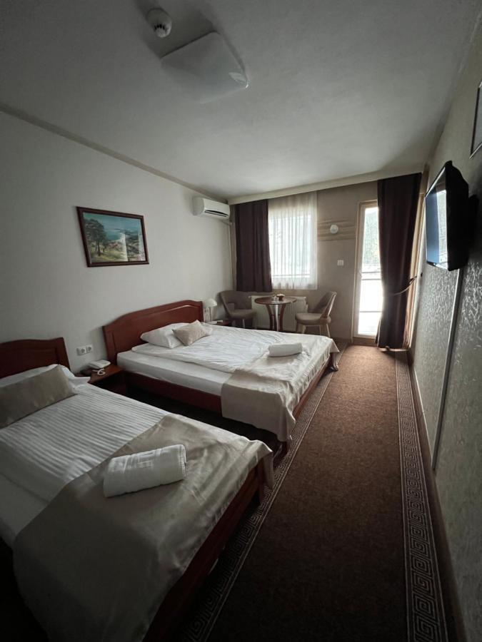 Hotel New Milenium Lukavac Exterior foto