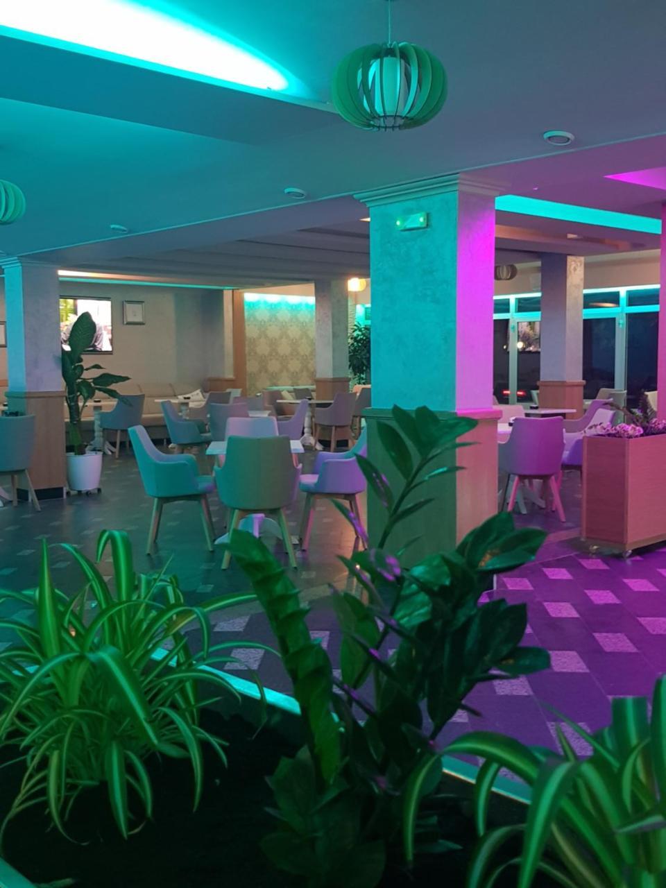 Hotel New Milenium Lukavac Exterior foto